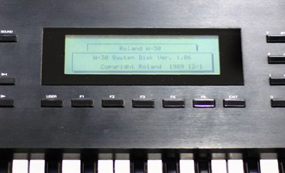Floppy-emulator in Roland W-30 load system 400.jpg