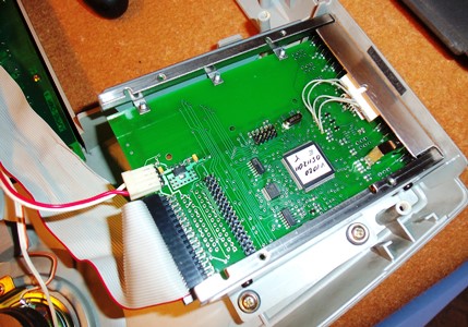 Floppy emulator Uniflash USB in Casio MZ2000 .jpg