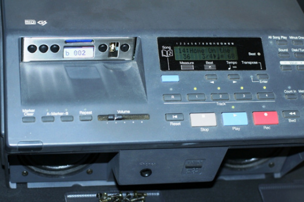 Emulator floppy in Roland.jpg